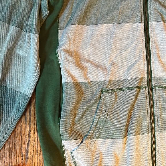 Nike Dri-fit zip front jacket. - Picture 4 of 12